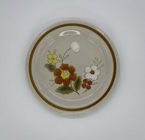 Mountain Wood Collection Stoneware Trellis Blossom 6 1/2” Plate